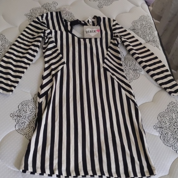 Dress - Picture 2 of 3